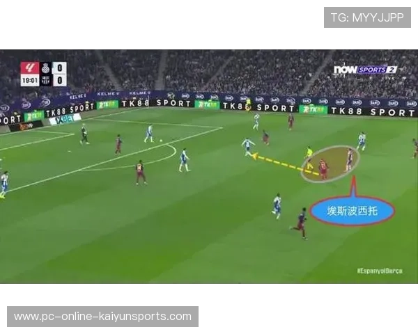 德容与卡萨多的黄牌危机，德容在巴萨打什么位置